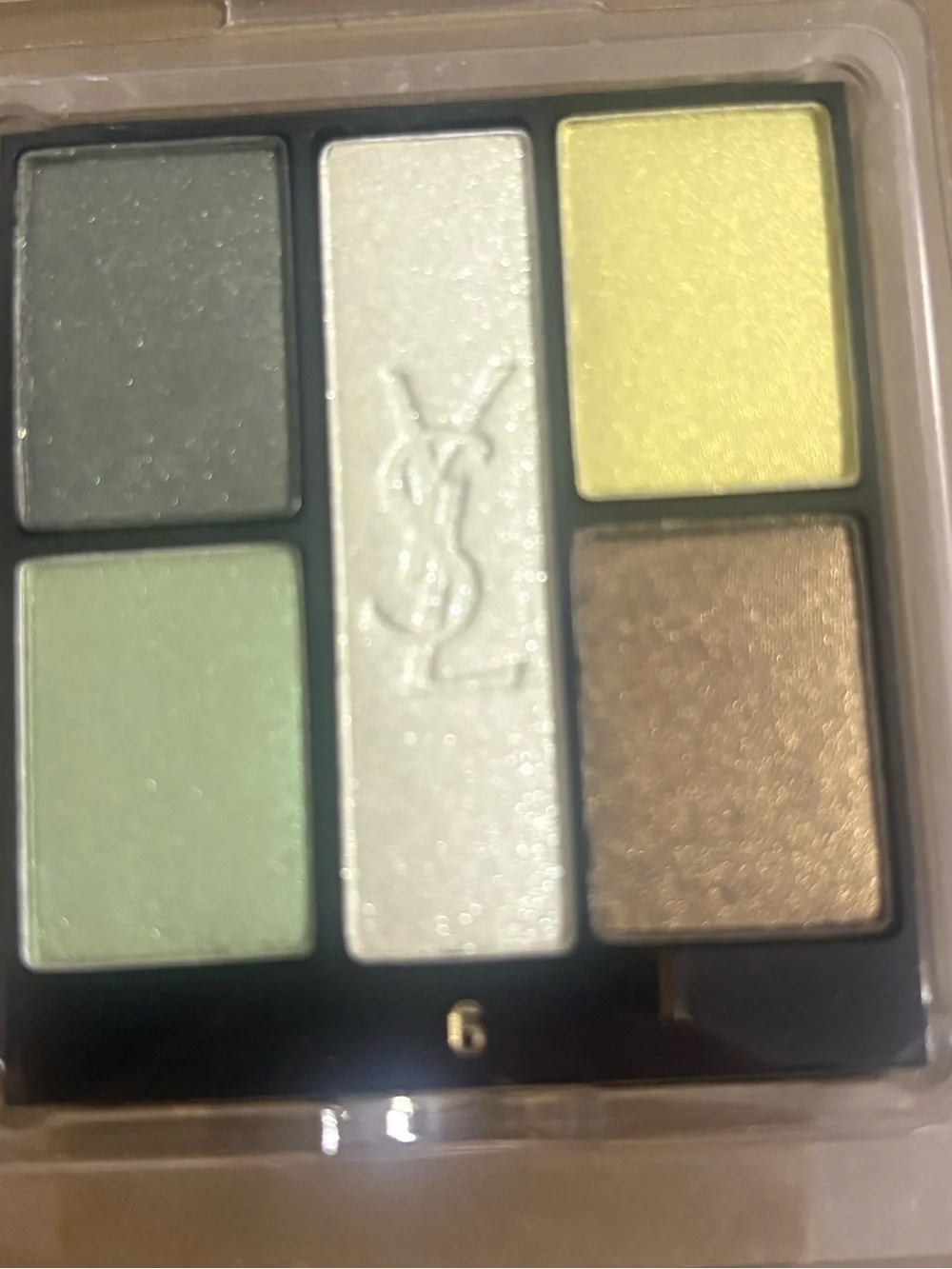 OMBRES 5 LUMIÈRES 5 COLOUR HARMONY EYESHADOW Net Wt. 0.29 oz. 8,5 g